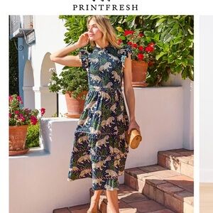 Printfresh Black and Green Patterned Garment